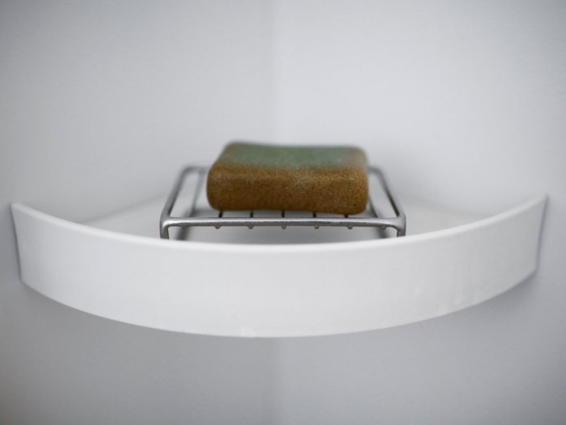 Al menos la pelota está rodando: apartamentos dolorosamente vacíos de minimalistas japoneses