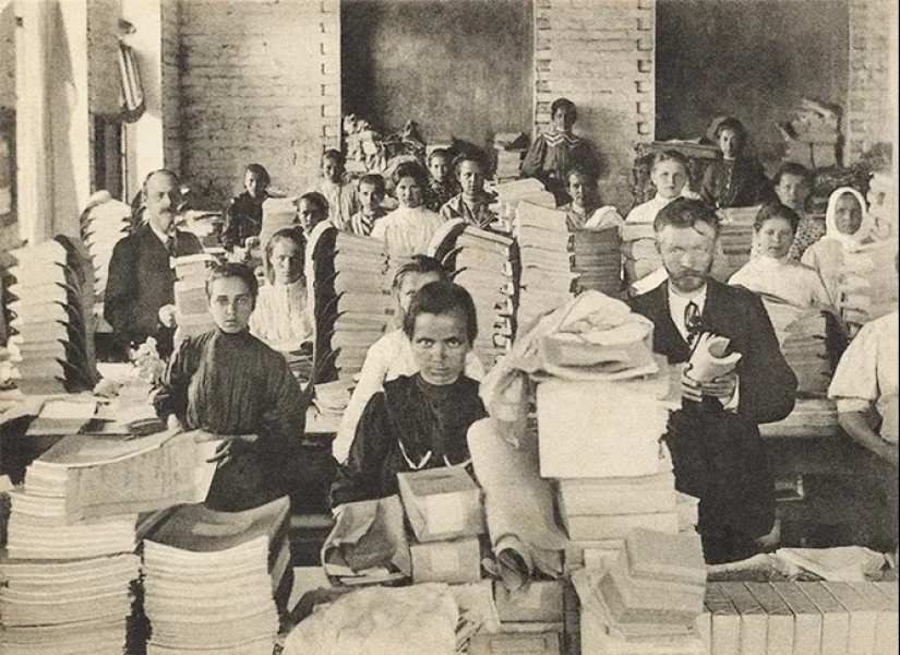 Alcoholism and treatment with mercury: how women lived in the Russian public houses of the XIX century Alcoholism and treatment with mercury: how women lived in the Russian public houses of the XIX century