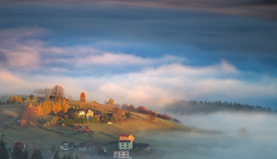 Amazing landscapes in the embrace of fog Amazing landscapes in the embrace of fog