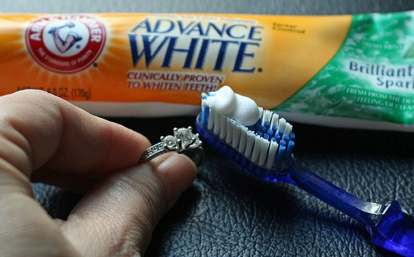 Amazing Ways to Use Toothpaste that You Didn't Even Know About Amazing Ways to Use Toothpaste that You Didn't Even Know About