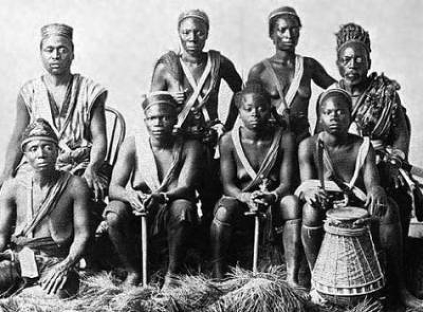 Amazons of Dahomey — who were the women who put the French army to flight Amazons of Dahomey — who were the women who put the French army to flight