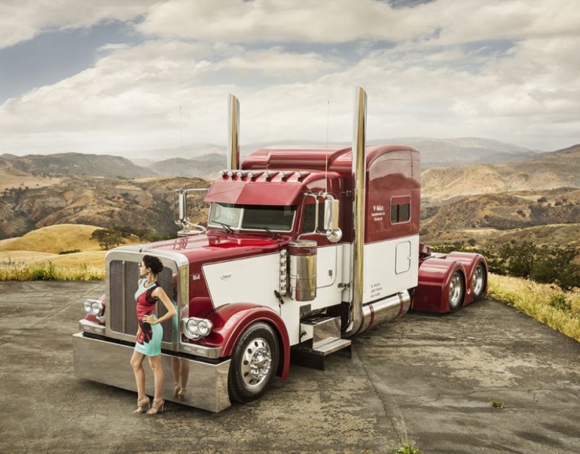 An American classic: trucks Peterbilt and leggy beauty An American classic: trucks Peterbilt and leggy beauty