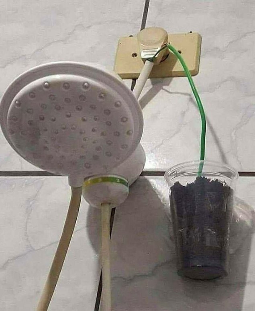 And so it will do! 22 photos of what happens when the head is not friends with the hands And so it will do! 22 photos of what happens when the head is not friends with the hands