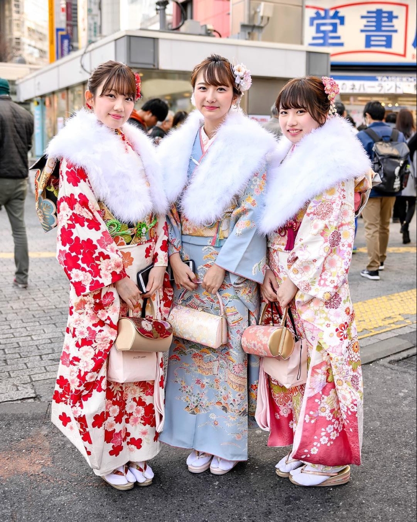 And the girl has matured: how 20-year-old Japanese celebrate their coming of age