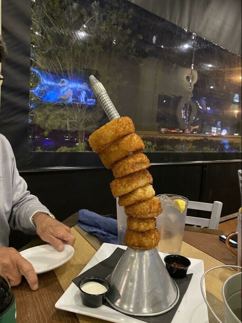 And what, on a plate it was impossible? 30 examples of too unusual serving of dishes