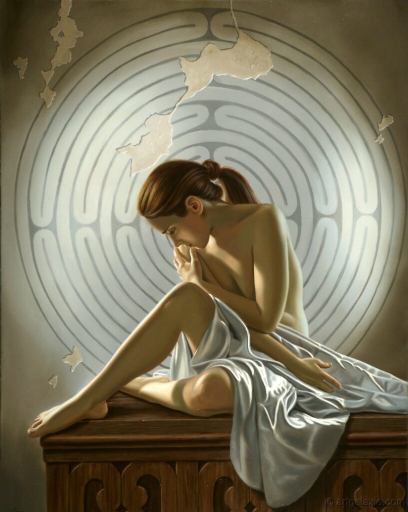 Angelical y terrenal en la pintura del artista surrealista Juan Medina