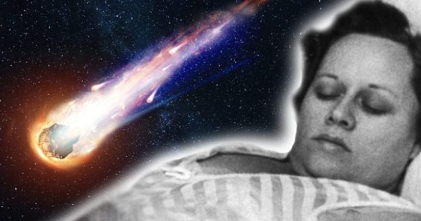 Ann Elizabeth Hodges is the only person who survived after being hit by a meteorite Ann Elizabeth Hodges is the only person who survived after being hit by a meteorite