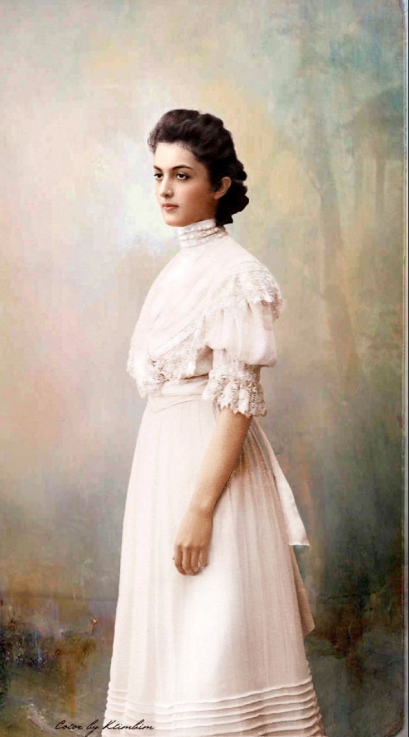 Anna Pavlova and other beauties of Tsarist Russia in colorized archival photos