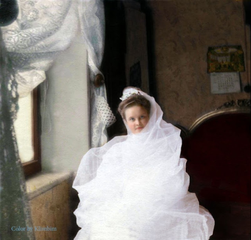 Anna Pavlova and other beauties of Tsarist Russia in colorized archival photos