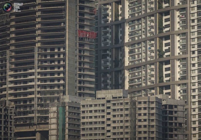 Anthill lives: Residential buildings of Mumbai Anthill lives: Residential buildings of Mumbai