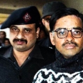 Apodado "Kukri": Por qué un empresario en Pakistán fue condenado a ser desmembrado en 100 pedazos