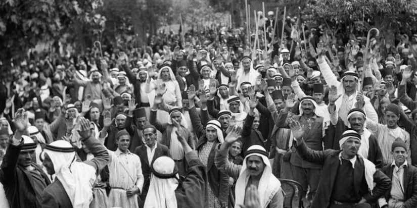 Arafatka: how Arab head scarf has won the love of the military and fashionistas of the planet Arafatka: how Arab head scarf has won the love of the military and fashionistas of the planet