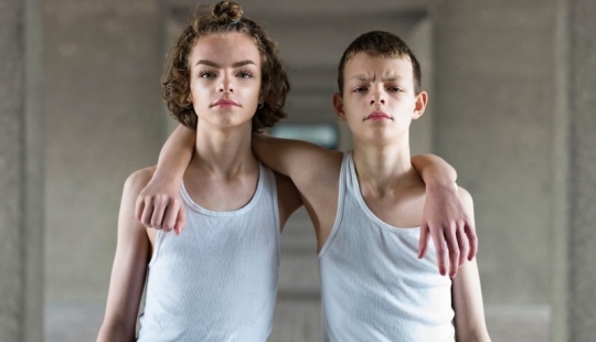 Are twins as similar as they seem? A London photographer's project about the uniqueness of twins Are twins as similar as they seem? A London photographer's project about the uniqueness of twins