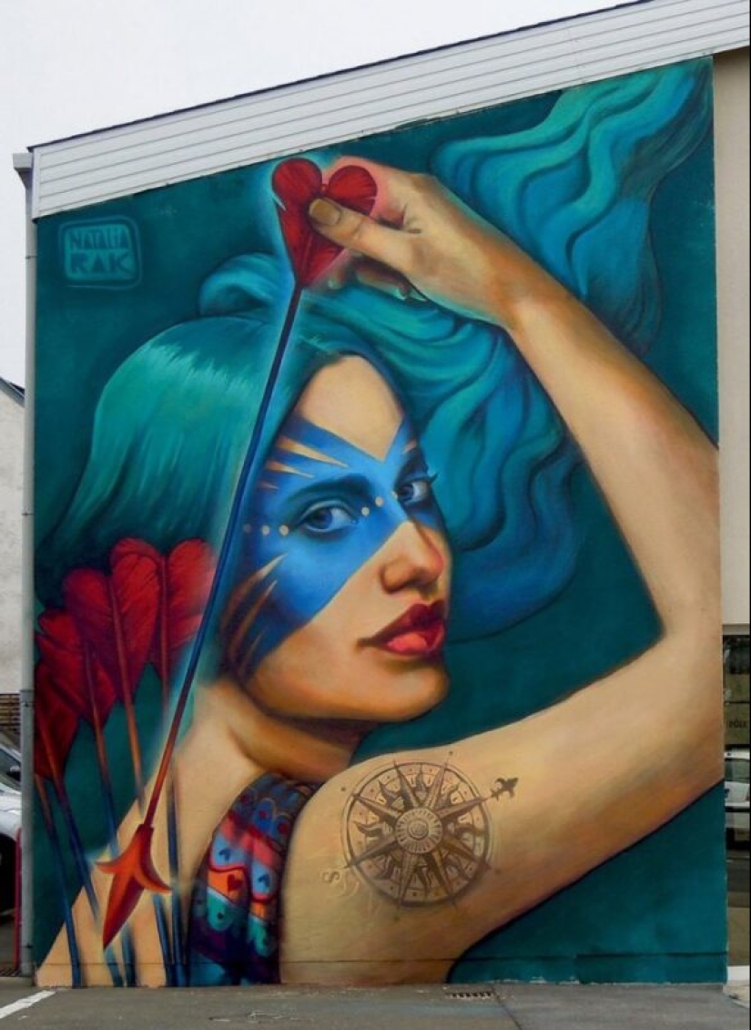 Arte urbano a gran escala y brillante de la artista polaca Natalia Rak Arte urbano a gran escala y brillante de la artista polaca Natalia Rak