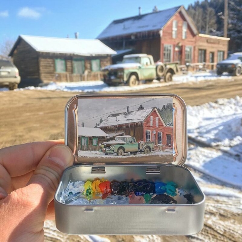 Artist draws the thumbnails of landscapes in the boxes from the candy