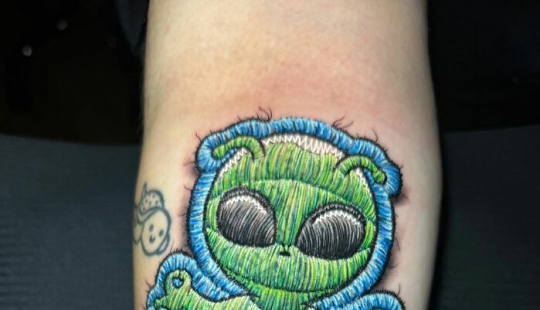 Artista del tatuaje crea tatuajes bordados de aspecto realista y aquí están sus 15 mejores trabajos Artista del tatuaje crea tatuajes bordados de aspecto realista y aquí están sus 15 mejores trabajos