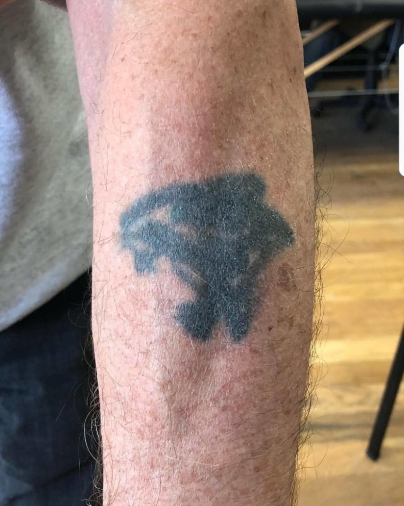 Así es como cambia un tatuaje a lo largo de más de cuarenta años Así es como cambia un tatuaje a lo largo de más de cuarenta años