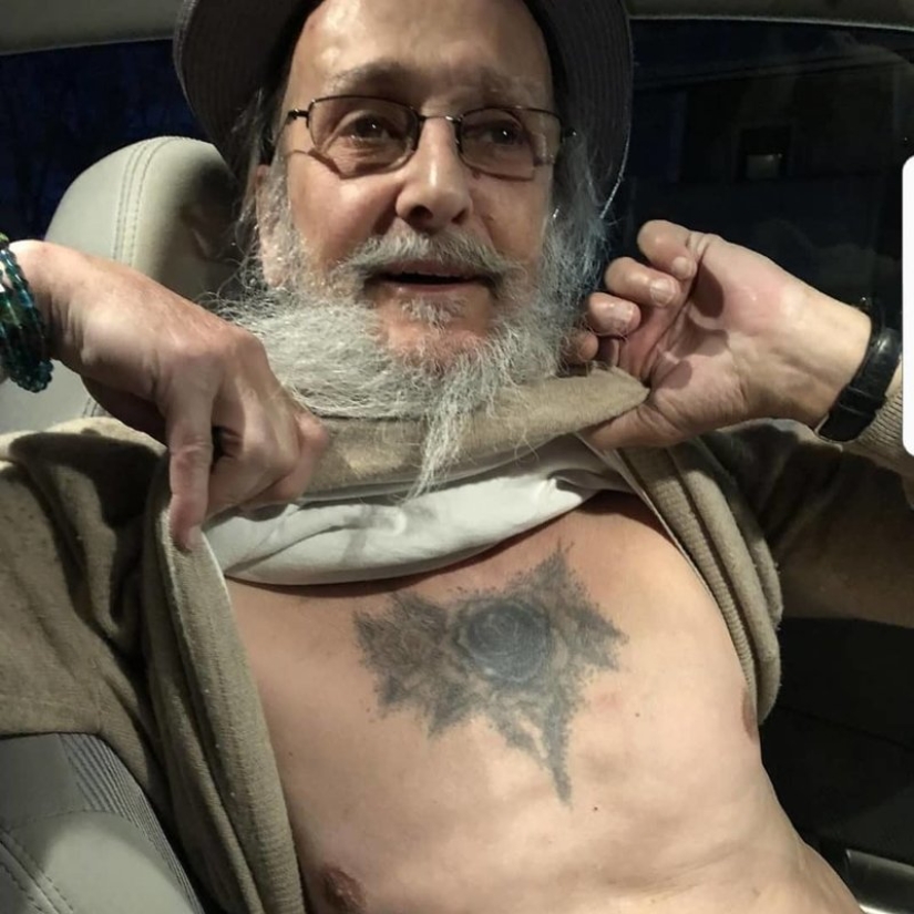 Así es como cambia un tatuaje a lo largo de más de cuarenta años Así es como cambia un tatuaje a lo largo de más de cuarenta años