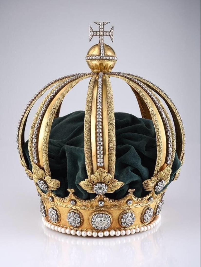 Así son 15 de las coronas más asombrosas de la historia Así son 15 de las coronas más asombrosas de la historia