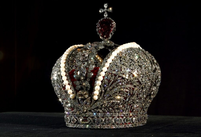 Así son 15 de las coronas más asombrosas de la historia Así son 15 de las coronas más asombrosas de la historia