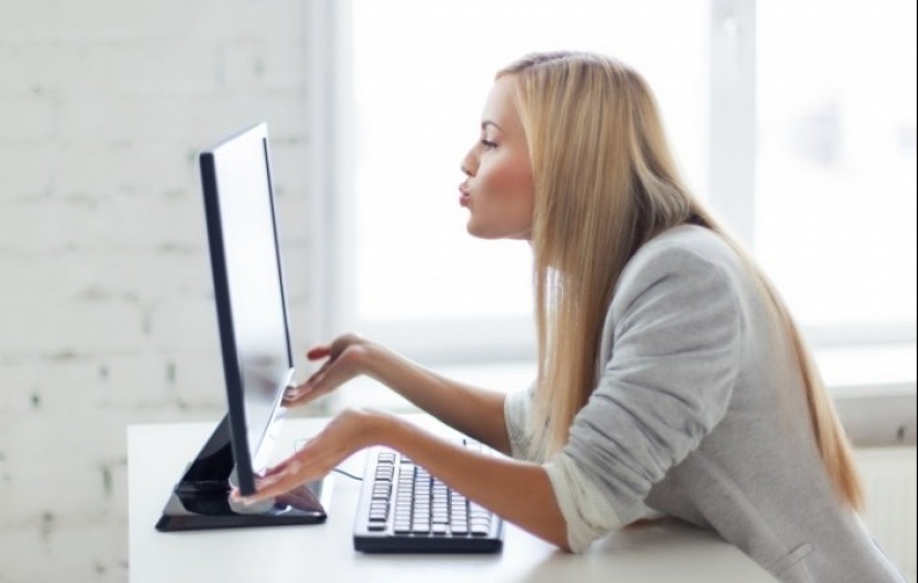 As the computer does harm to our skin and can avoid As the computer does harm to our skin and can avoid