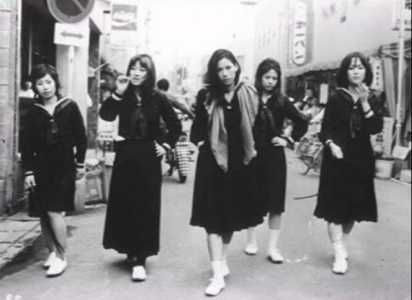 Atrevido y peligroso: 20 vintage foto de chicas Japonesas SUKEBAN Atrevido y peligroso: 20 vintage foto de chicas Japonesas SUKEBAN