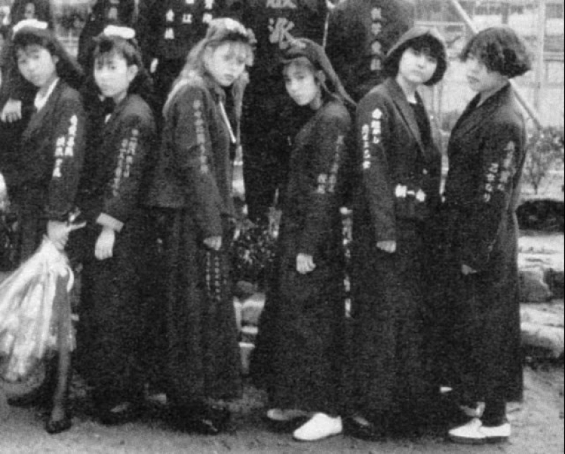 Atrevido y peligroso: 20 vintage foto de chicas Japonesas SUKEBAN Atrevido y peligroso: 20 vintage foto de chicas Japonesas SUKEBAN