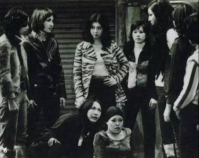 Atrevido y peligroso: 20 vintage foto de chicas Japonesas SUKEBAN Atrevido y peligroso: 20 vintage foto de chicas Japonesas SUKEBAN