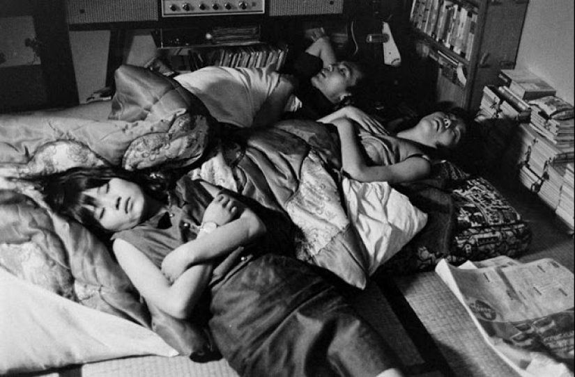 Atrevido y peligroso: 20 vintage foto de chicas Japonesas SUKEBAN Atrevido y peligroso: 20 vintage foto de chicas Japonesas SUKEBAN