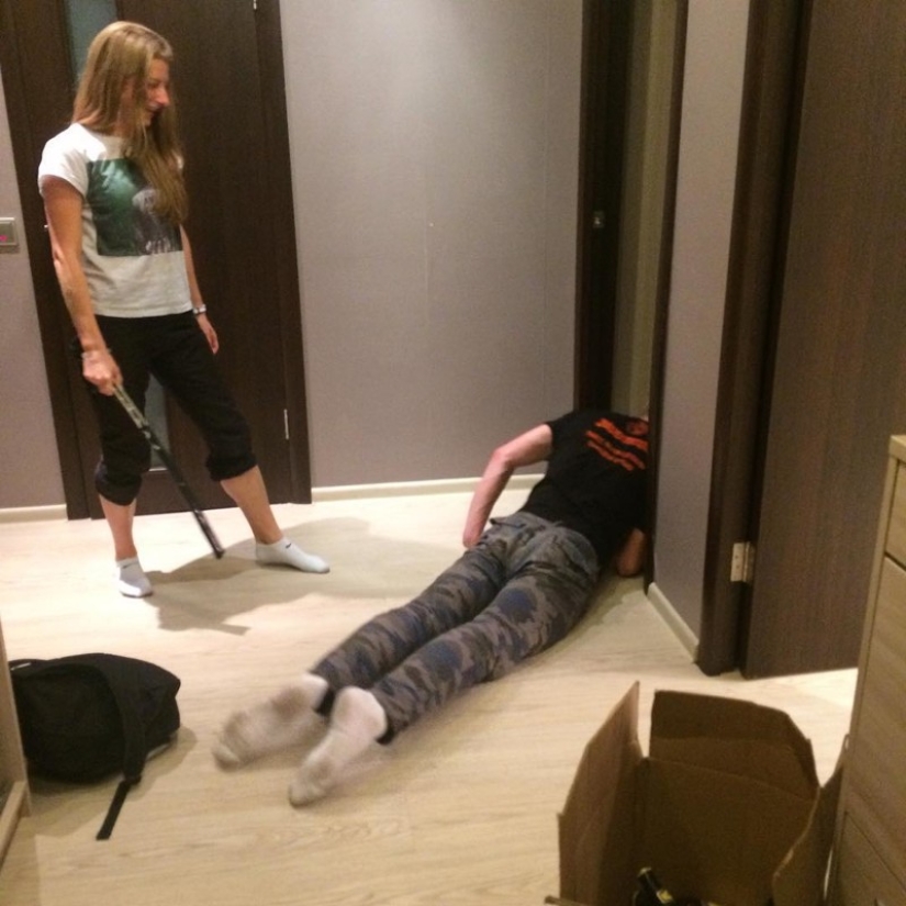 Baborab in action, or How to recognize a henpecked person in a crowd Baborab in action, or How to recognize a henpecked person in a crowd