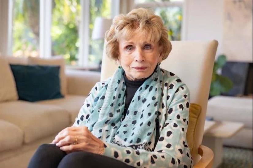 Bailando sobre el abismo: La historia de Edith Eger, la pequeña bailarina de Auschwitz Bailando sobre el abismo: La historia de Edith Eger, la pequeña bailarina de Auschwitz