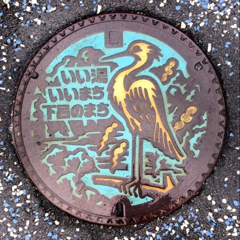 Beauty under your feet: the most beautiful manholes from Japan