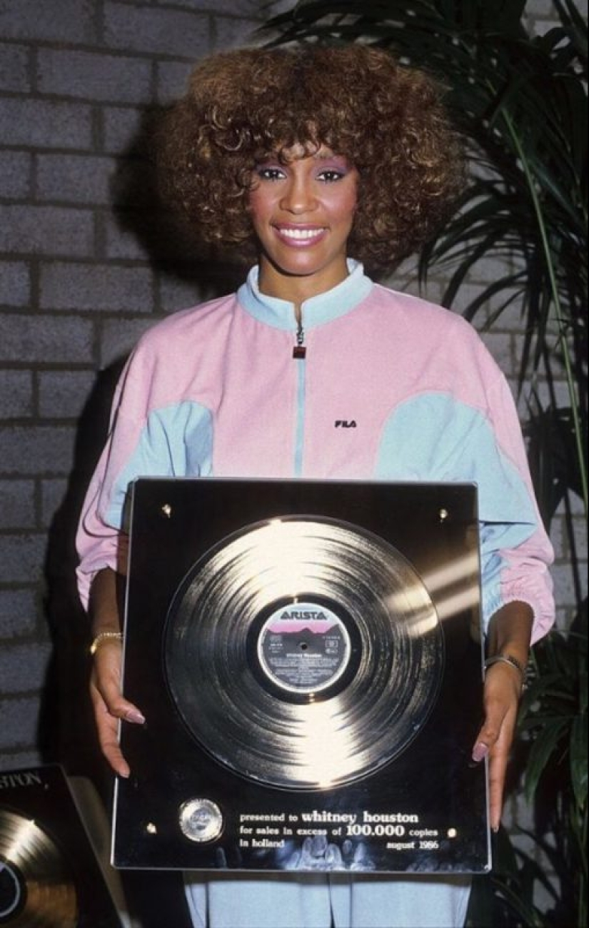 Beauty with a magical voice: rare photos of a young Whitney Houston from the 1980s years