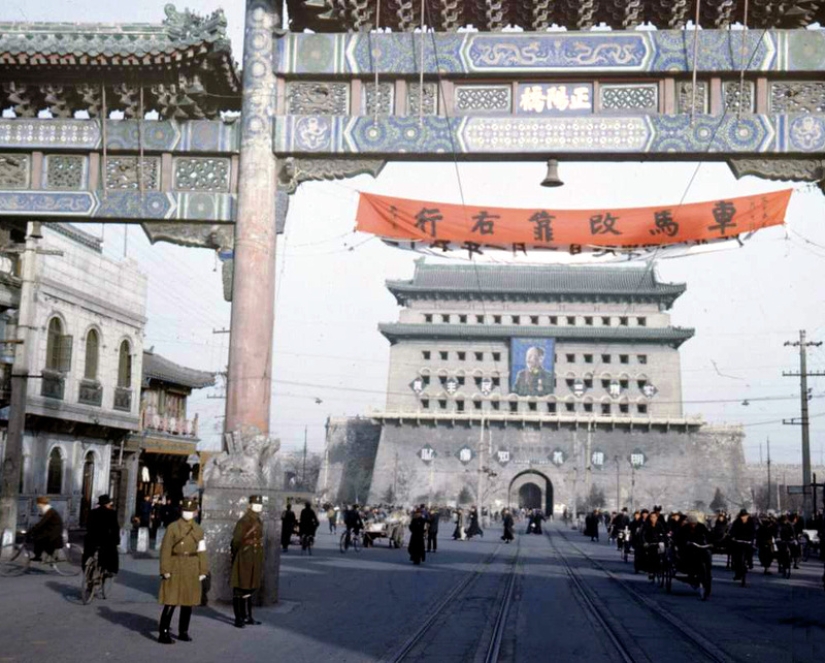 Beijing 1947 en Color: En la encrucijada de Épocas