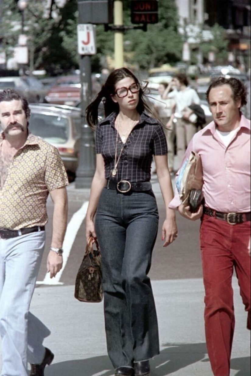 Bell-fondos: el pico de la moda de los años 70 y el símbolo de la década Bell-fondos: el pico de la moda de los años 70 y el símbolo de la década