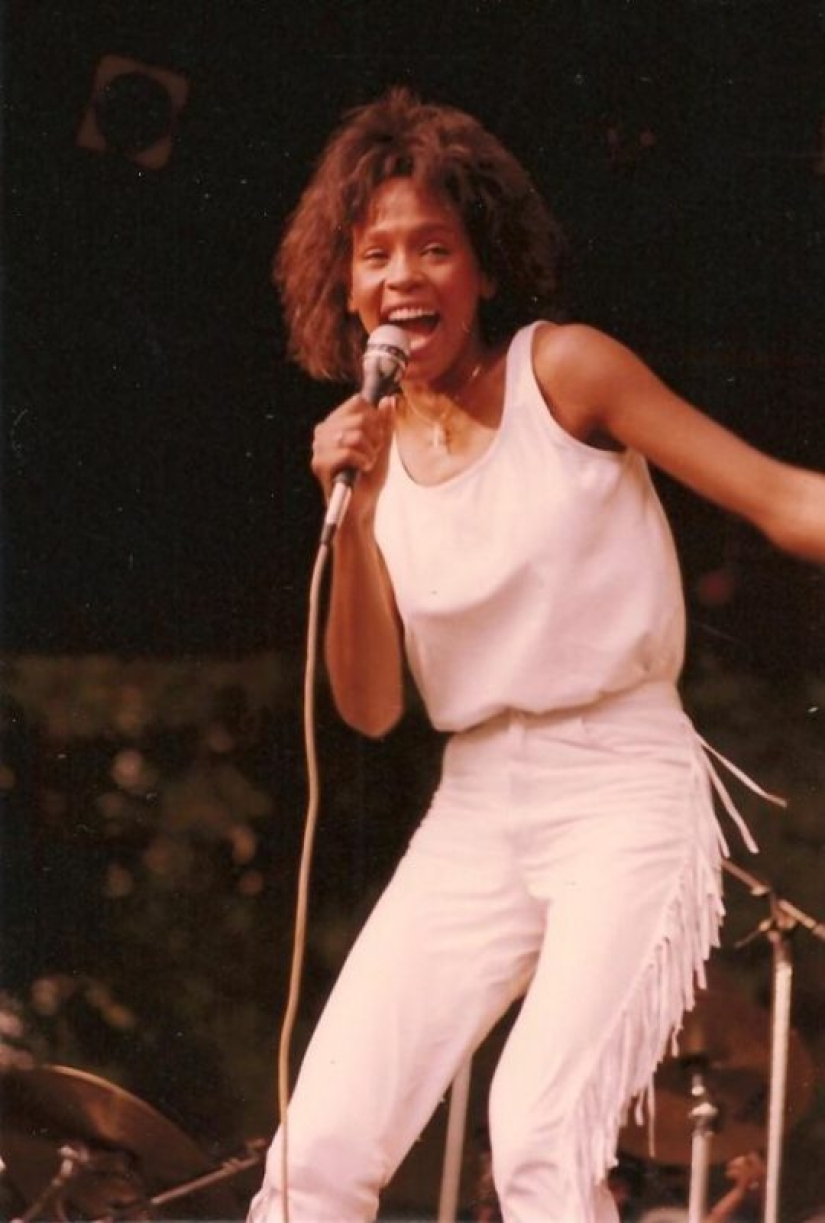 Belleza con una voz mágica: fotos raras de un joven Whitney Houston a partir de la década de 1980 años