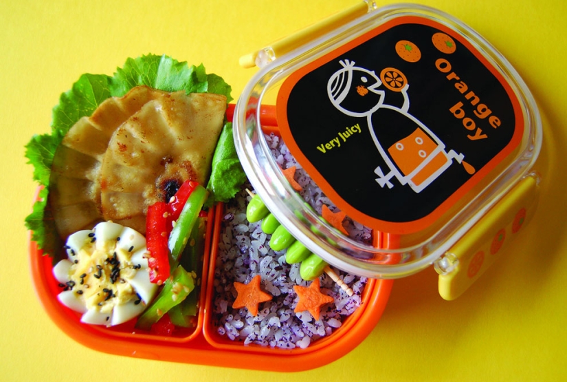 Bento: The Art of a Quick Snack at Work