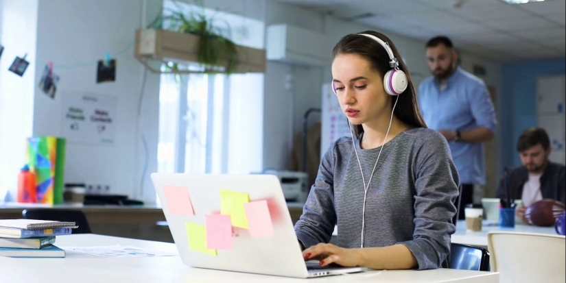 Best music for work according to scientists: sounds of nature, violin and LJ
