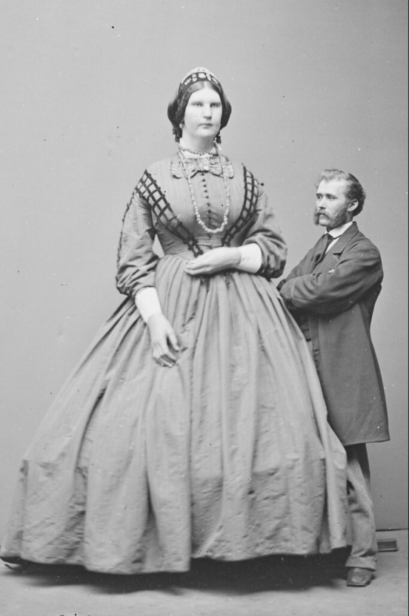 Big Love: The Story of the Tallest Couple in History
