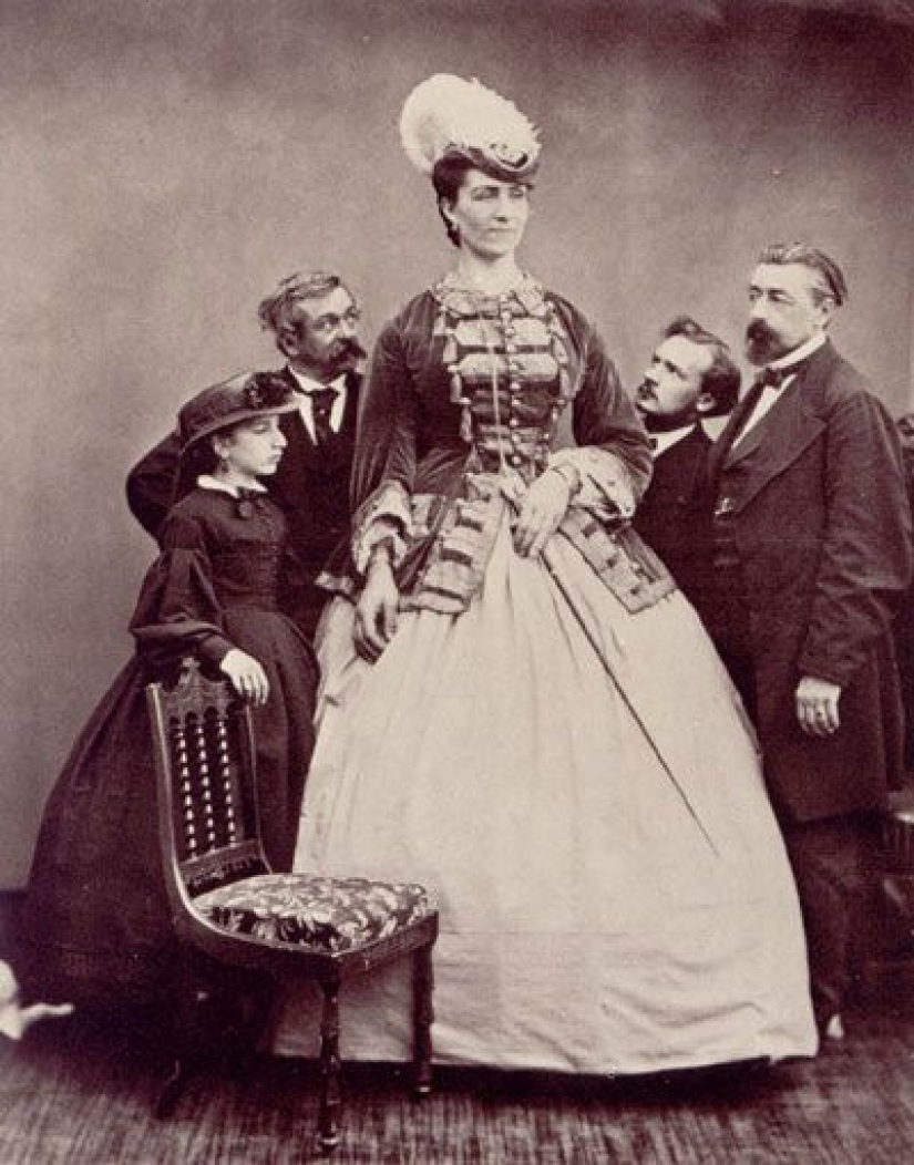 Big Love: The Story of the Tallest Couple in History