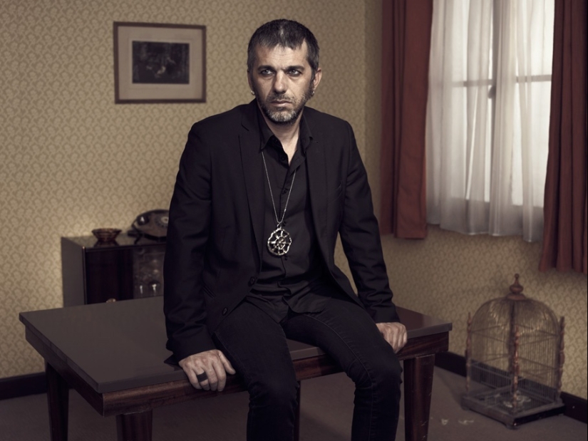 Bizarre and absurd photo project Room 42