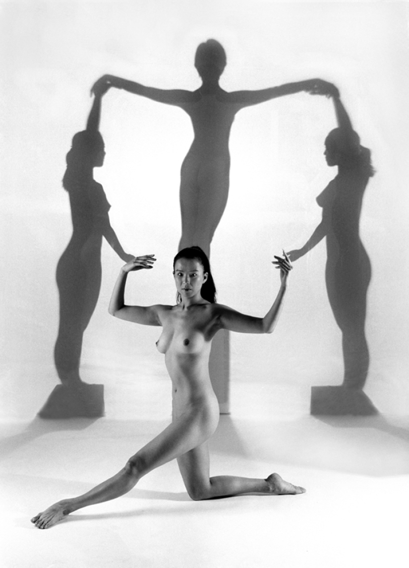 Black and white surrealism of the master of erotic photography Gunther Knop