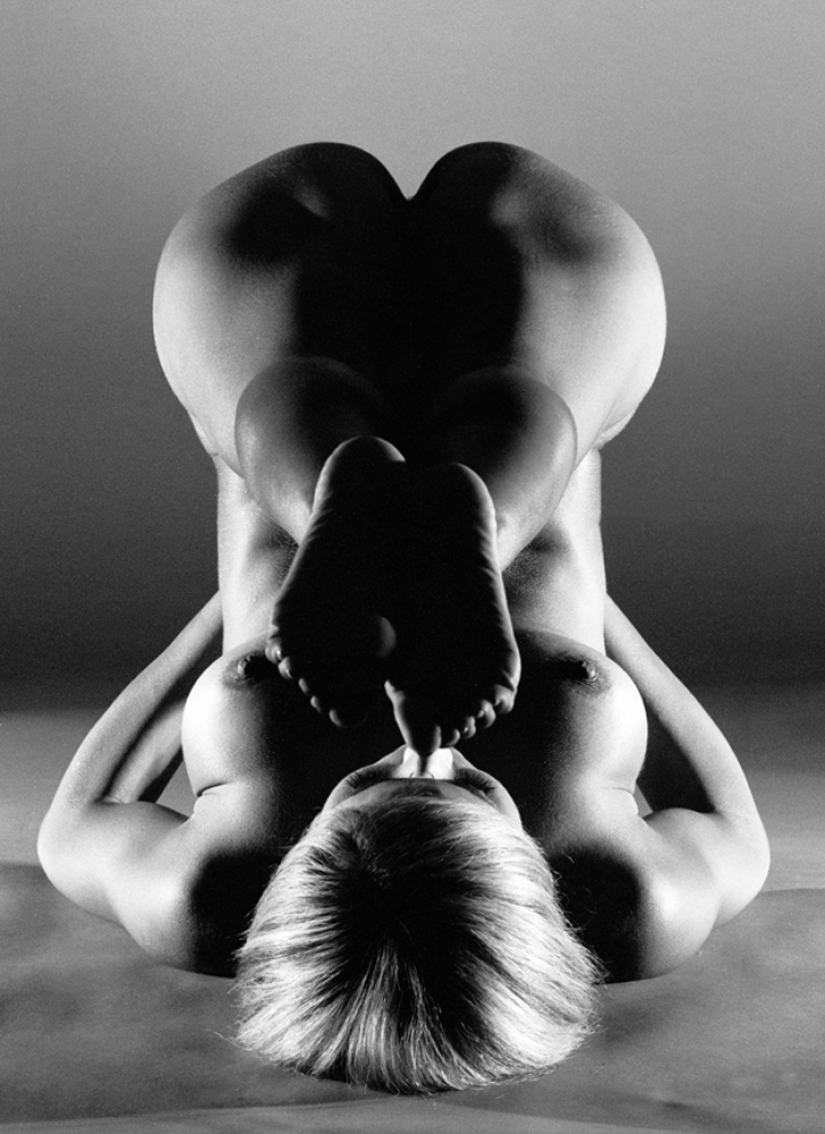 Black and white surrealism of the master of erotic photography Gunther Knop