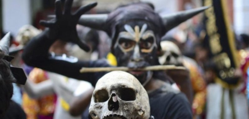 Black Jesus loves you, so will rape and eat: a macabre history of a Papuan prophet Black Jesus loves you, so will rape and eat: a macabre history of a Papuan prophet