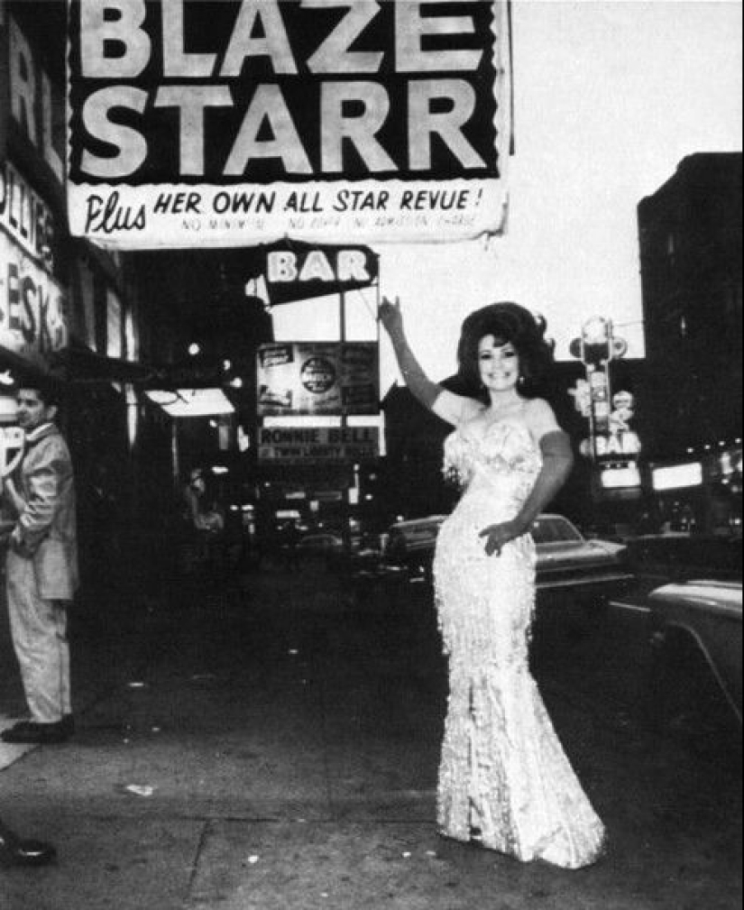 Blaze Starr - the red-haired queen of striptease and scandals Blaze Starr - the red-haired queen of striptease and scandals