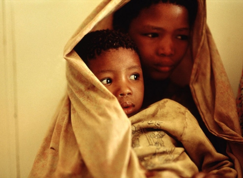 Bosquimanos — la última batalla por el primer pueblo de Sudáfrica Bosquimanos — la última batalla por el primer pueblo de Sudáfrica