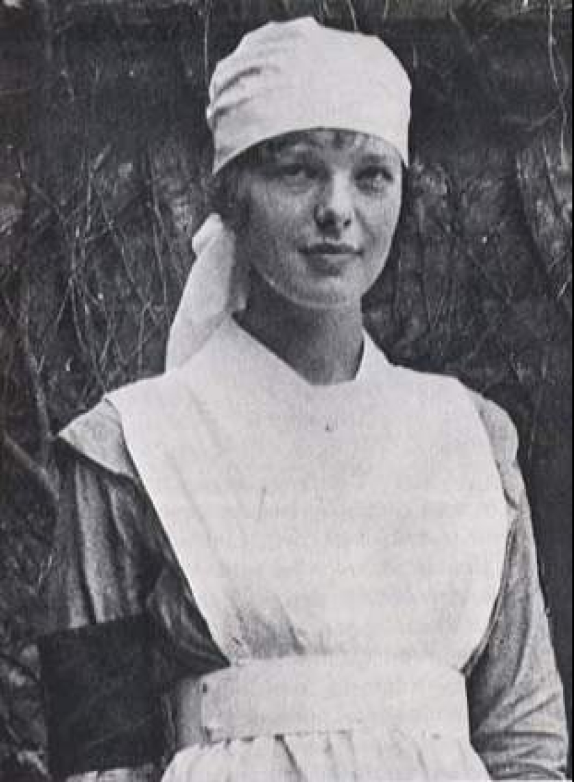 Brave pilot Amelia Earhart: an aviation legend who disappeared in the sky