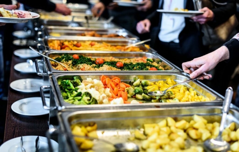 Buffet: 6 Basic Rules of Etiquette