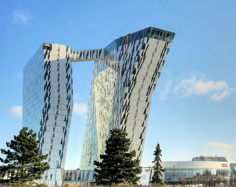 Buildings with a slope Buildings with a slope