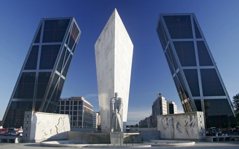 Buildings with a slope Buildings with a slope